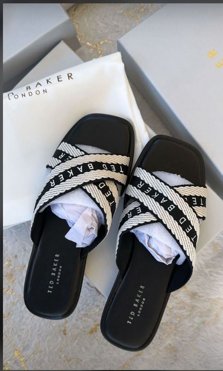 Tedbaker Sndals -Flat Sandals